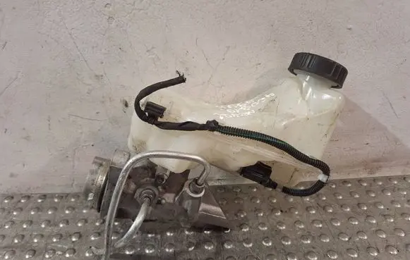 Renault Captur II Brake fluid reservoir S25081402 460919496R