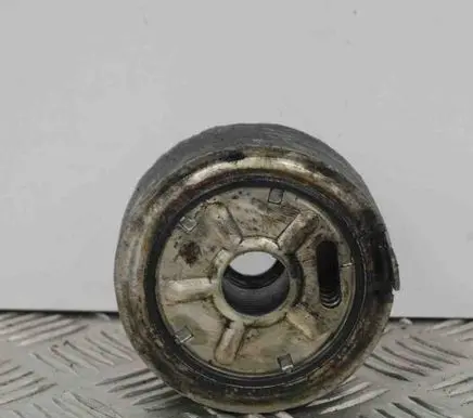 Nissan X-Trail T30 Engine oil radiator 5M301