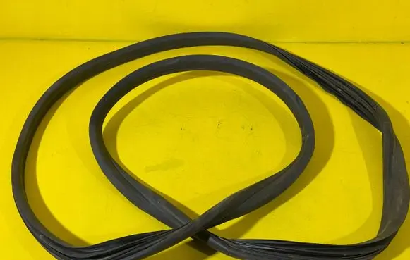 Skoda Fabia Mk2 (5J) Rubber seal loading door 
