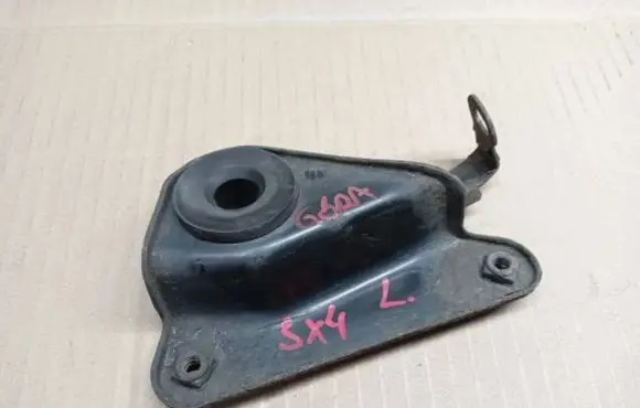 Suzuki SX4 S-Cross Radiator mount bracket 3406