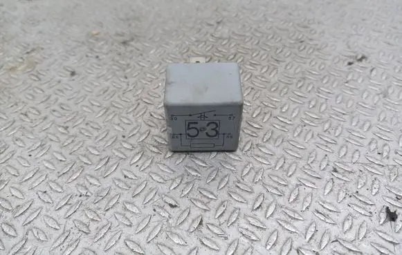 Volkswagen Touareg I Other relay 141951253B