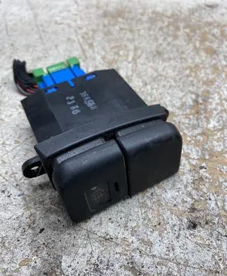 Fog light switch