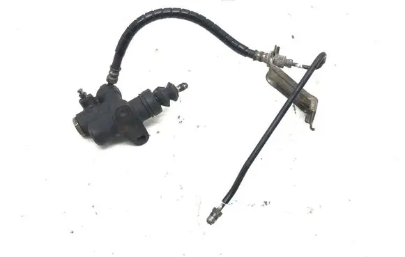Subaru Outback Clutch slave cylinder 