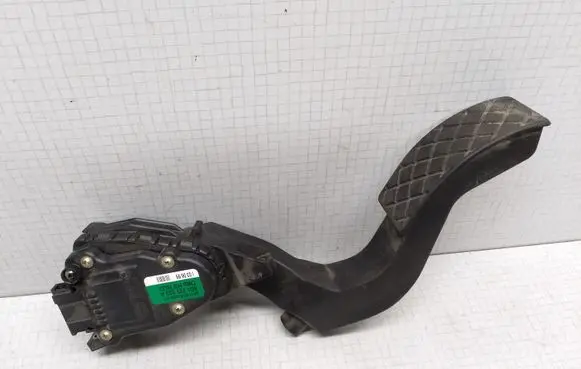 Audi A4 S4 B5 8D Accelerator throttle pedal 8D1721523A 6PV00802607