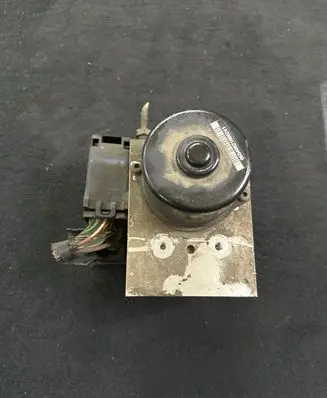 Volvo V70 ABS Pump 8671224 10092504033 5WK84002