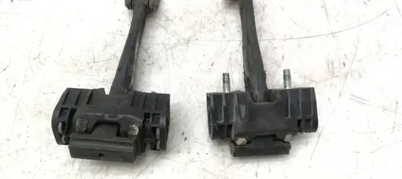 Opel Astra H Rear door check strap stopper