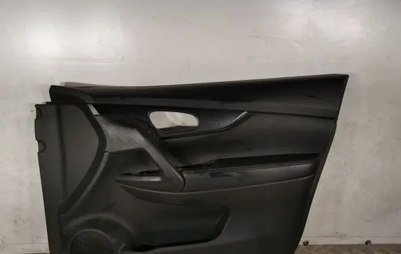 Nissan X-Trail T32 Front door card panel trim 806824CL0A