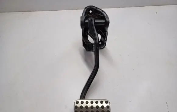 Mercedes-Benz GLC X253 C253 Brake pedal A2052900800 A2052920108
