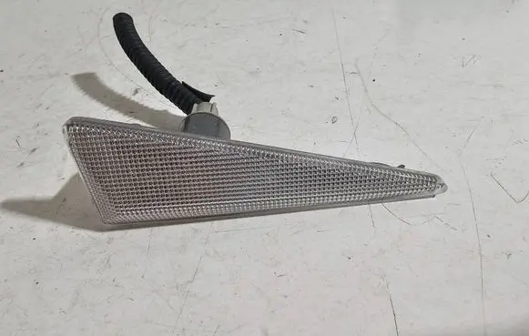 Renault Espace - Grand espace IV Front fender indicator light 8200027150