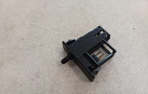Toyota Avensis T250 Glove box light 8126033030 16676447