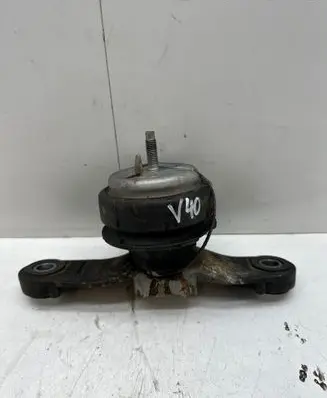 Volvo V40 Engine mount bracket 30778953