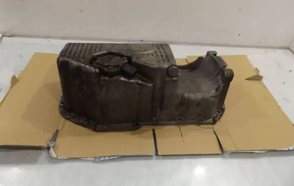 Volkswagen Touran I Oil sump 03C103603J