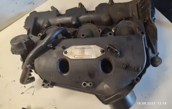 Peugeot 607 Rocker cam cover 