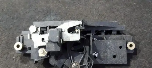 Audi A6 S6 C5 4B Tailgate/trunk/boot exterior handle 8d9827565c