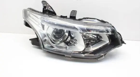 Mitsubishi Outlander Headlight/headlamp 8301C206