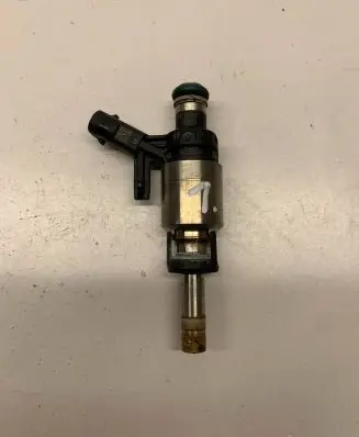 Audi A4 S4 B9 8W Fuel injector 06L906A04 06L906036K
