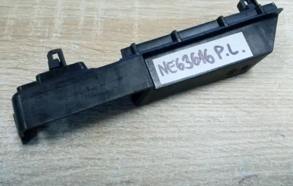 Audi A8 S8 D4 4H Front bumper mounting bracket 4H0807283A NE63616