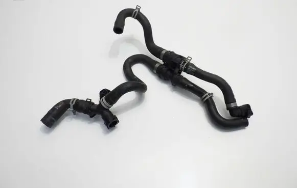 Volvo XC40 Engine coolant pipe/hose 32252121
