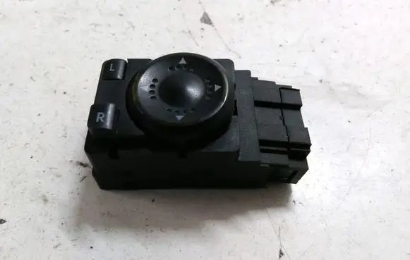 Volkswagen Golf IV Wing mirror switch 3B1959565B