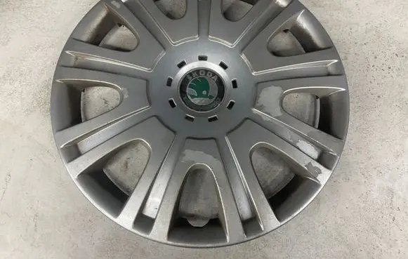 Skoda Octavia Mk2 (1Z) R15 wheel hub/cap/trim 1Z0601147E
