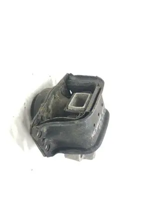 Peugeot 307 Engine mount bracket