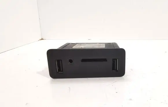 Renault Espace V (RFC) AUX in-socket connector 280233557R
