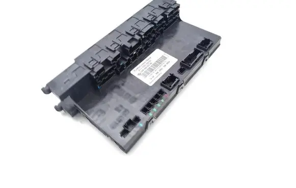 Mercedes-Benz E W211 Fuse module 2115456901 5DK008047 5DK008047-66