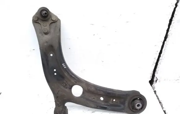 Volkswagen PASSAT B8 Front lower control arm/wishbone