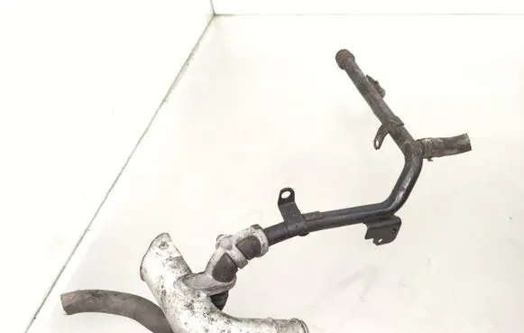 Volkswagen PASSAT B6 Engine coolant pipe/hose 038121065CS 038121065