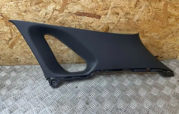 Hyundai i30 (D)pillar trim (top) 85860G4000