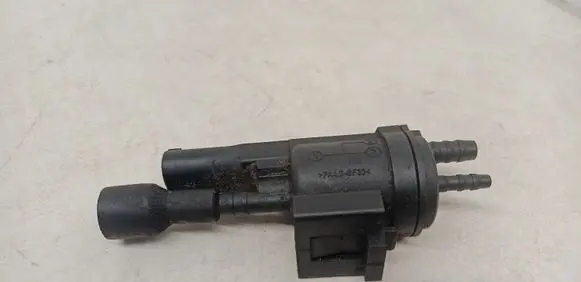 Mercedes-Benz C W204 Valve vacuum 0025401497