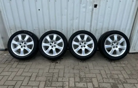 Lexus CT 200H R17 alloy rim 4261105150 4261105150A