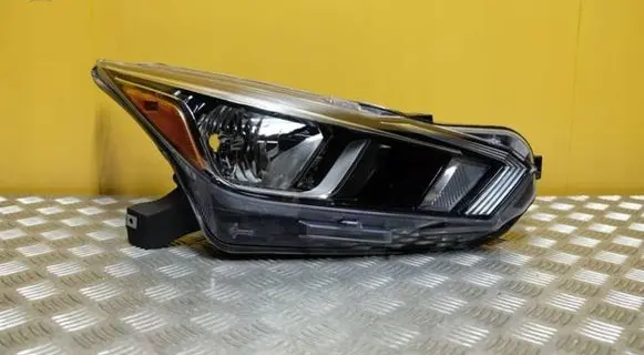 Nissan Versa Headlight/headlamp 218.654-02R 260105EE3A 2195