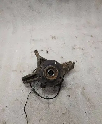 Citroen C4 I Front wheel hub