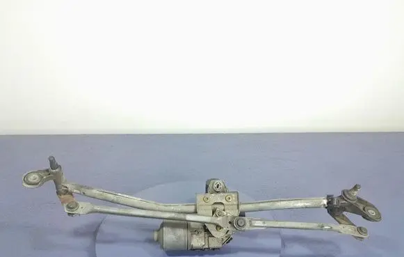 Audi A4 S4 B6 8E 8H Front wiper linkage and motor 8E1955119