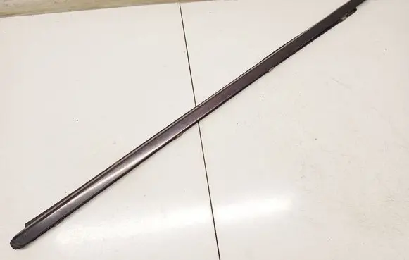 Mercedes-Benz E W211 Front door glass trim molding 