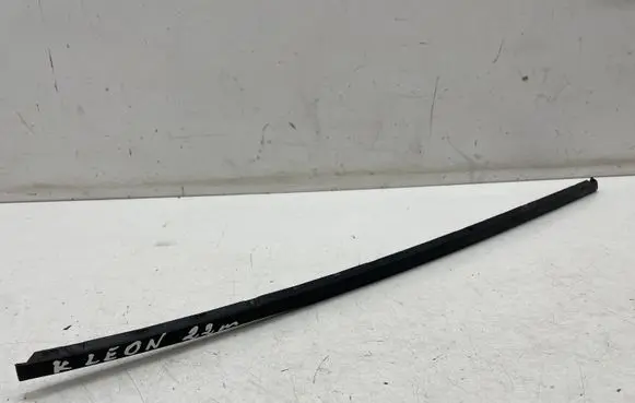 Seat Leon IV Windshield trim 5FA854327B