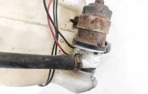 Mazda 626 Windscreen/windshield washer pump