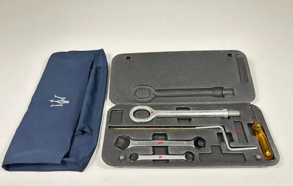 Maserati Quattroporte Tool set 