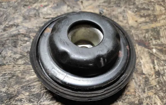 Chevrolet Orlando Front upper strut mount 13501411
