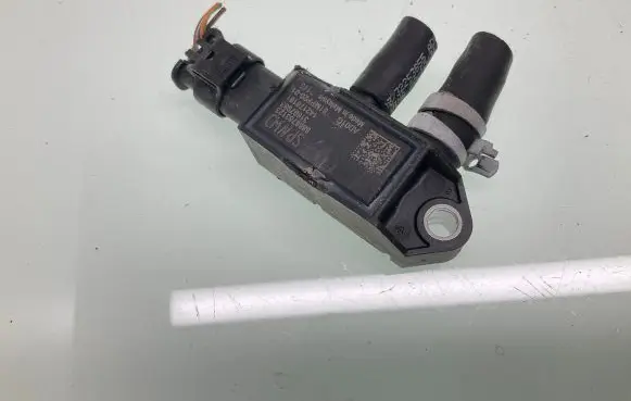 Volvo XC40 Exhaust gas pressure sensor 31697983 142178181