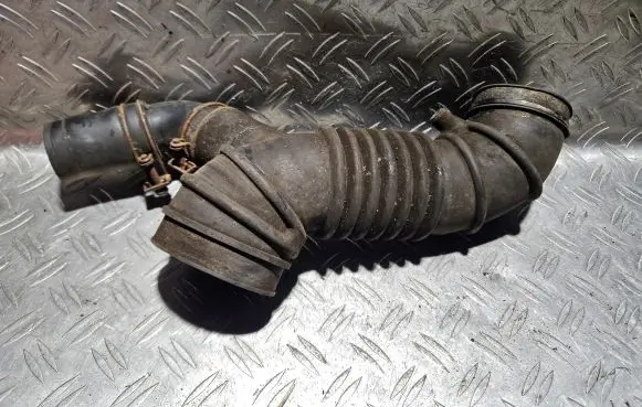 Air intake hose/pipe