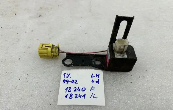 Toyota Yaris Airbag deployment crash/impact sensor 8917452010