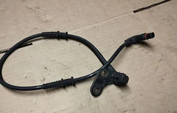 Chrysler Crossfire ABS brake wheel speed sensor