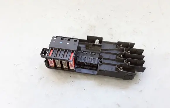 Mercedes-Benz ML W164 Fuse module 1645450201 013948411 013948421