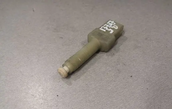 Audi A6 S6 C4 4A Brake pedal sensor switch 443945515