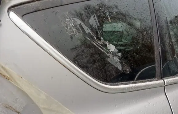 Ford C-MAX II Rear side window