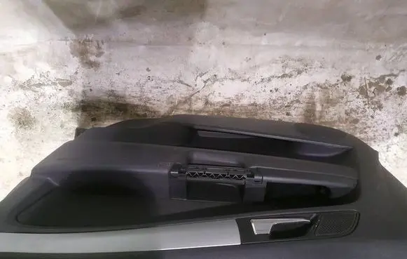 Opel Zafira B Front door card panel trim 