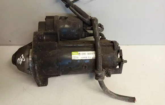 Audi A4 S4 B5 8D Starter motor 068911024E