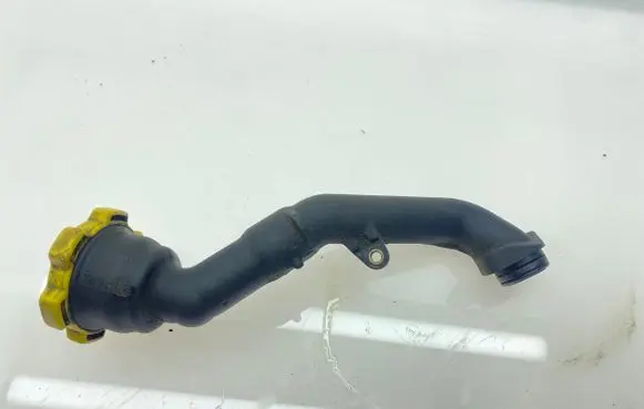 Subaru Forester SF Oil fill pipe 